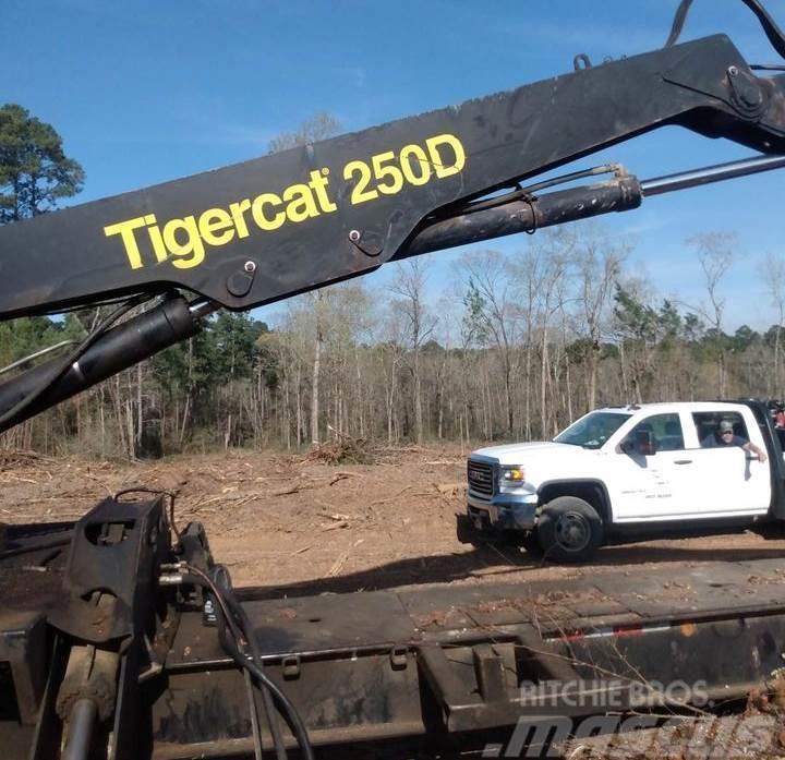 Tigercat 250D Cargadora forestal