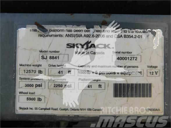 SkyJack SJ8841RT Plataformas tijera