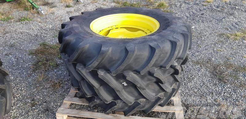 Firestone Kompletta hjul med JD org.fälg Neumáticos, ruedas y llantas