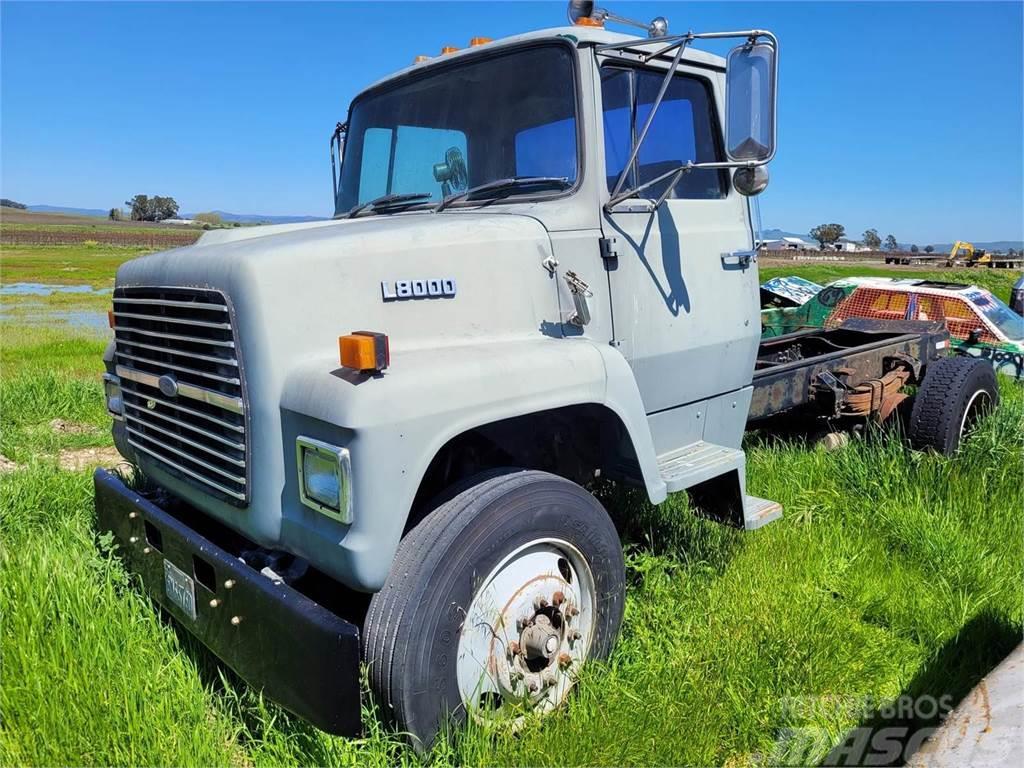 Ford LN8000 Camiones cisterna