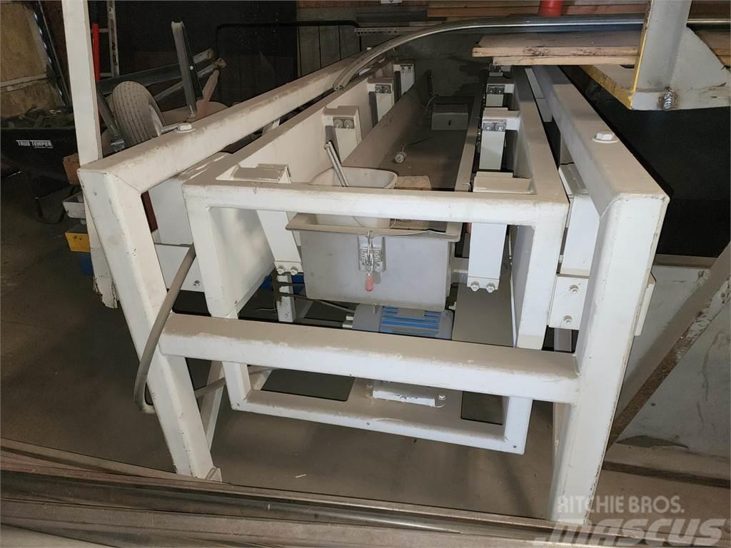  CUSTOM EQUIPMENT Deamco Feeder Conveyor - VCNF-U-1 Otra maquinaria agrícola usada
