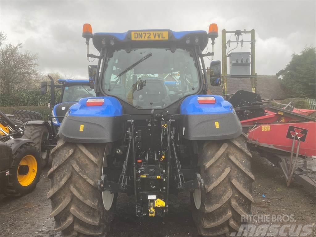 New Holland T5.120 Dynamic Command Tractores