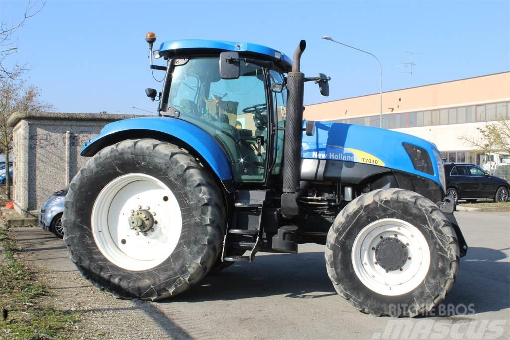New Holland T7030 Tractores
