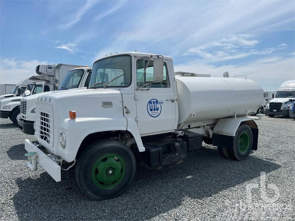 Ford 7000 Camiones cisterna