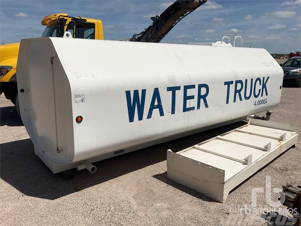  GLOBAL 4000 gal Water Truck Cabinas e interior