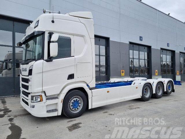 Scania R 560 B8x4*4NB Camiones chasis