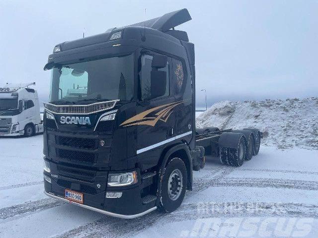 Scania R 580 B8x4*4NB Camiones chasis