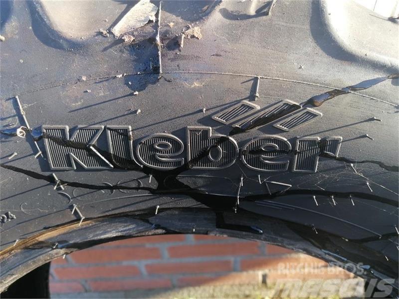 Kleber 300/70R20 Neumáticos, ruedas y llantas