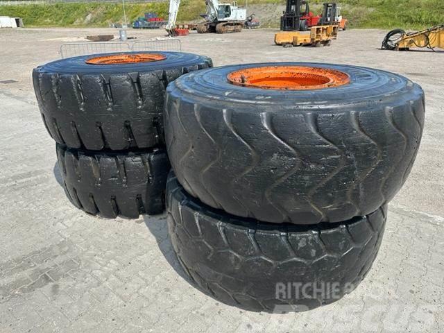Doosan DL 400 KOŁA KOMPLET Neumáticos, ruedas y llantas