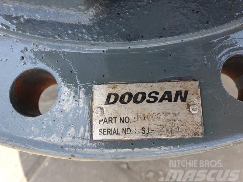 Doosan DX 480 K1000758C Chasis y suspención