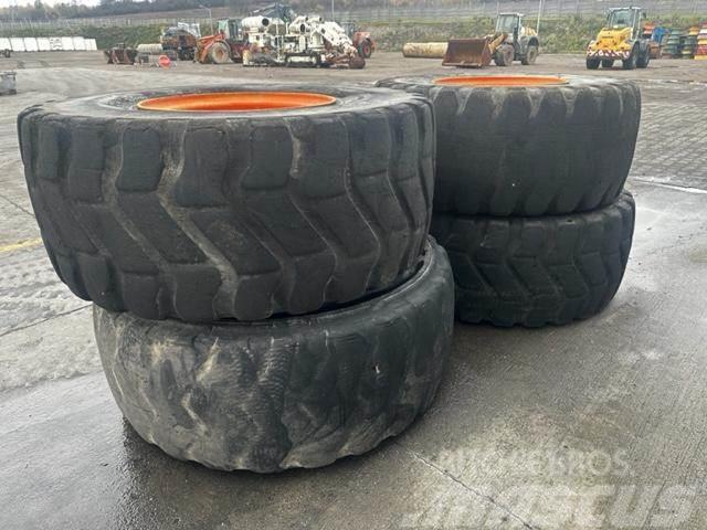 Hitachi ZW 250 KOŁA KOMPLET Neumáticos, ruedas y llantas