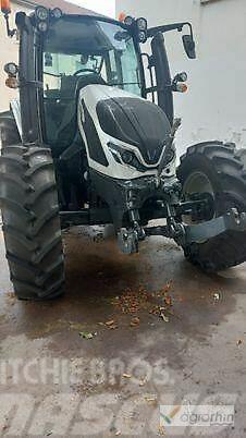 Valtra G115 HIGH TECH Tractores