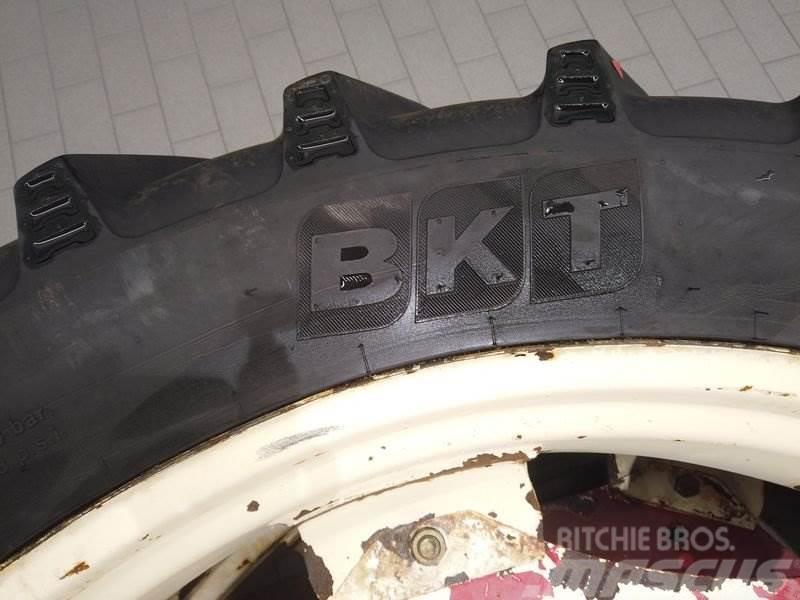 BKT Agrimax 270/95R44 Neumáticos, ruedas y llantas