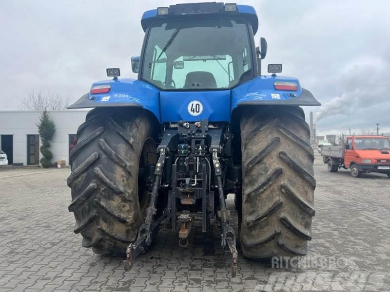 New Holland T 8020 Tractores