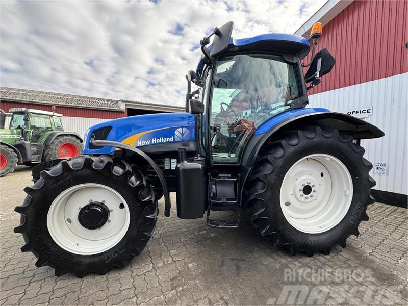 New Holland TS 125 A KUN 4600 TIMER! Tractores