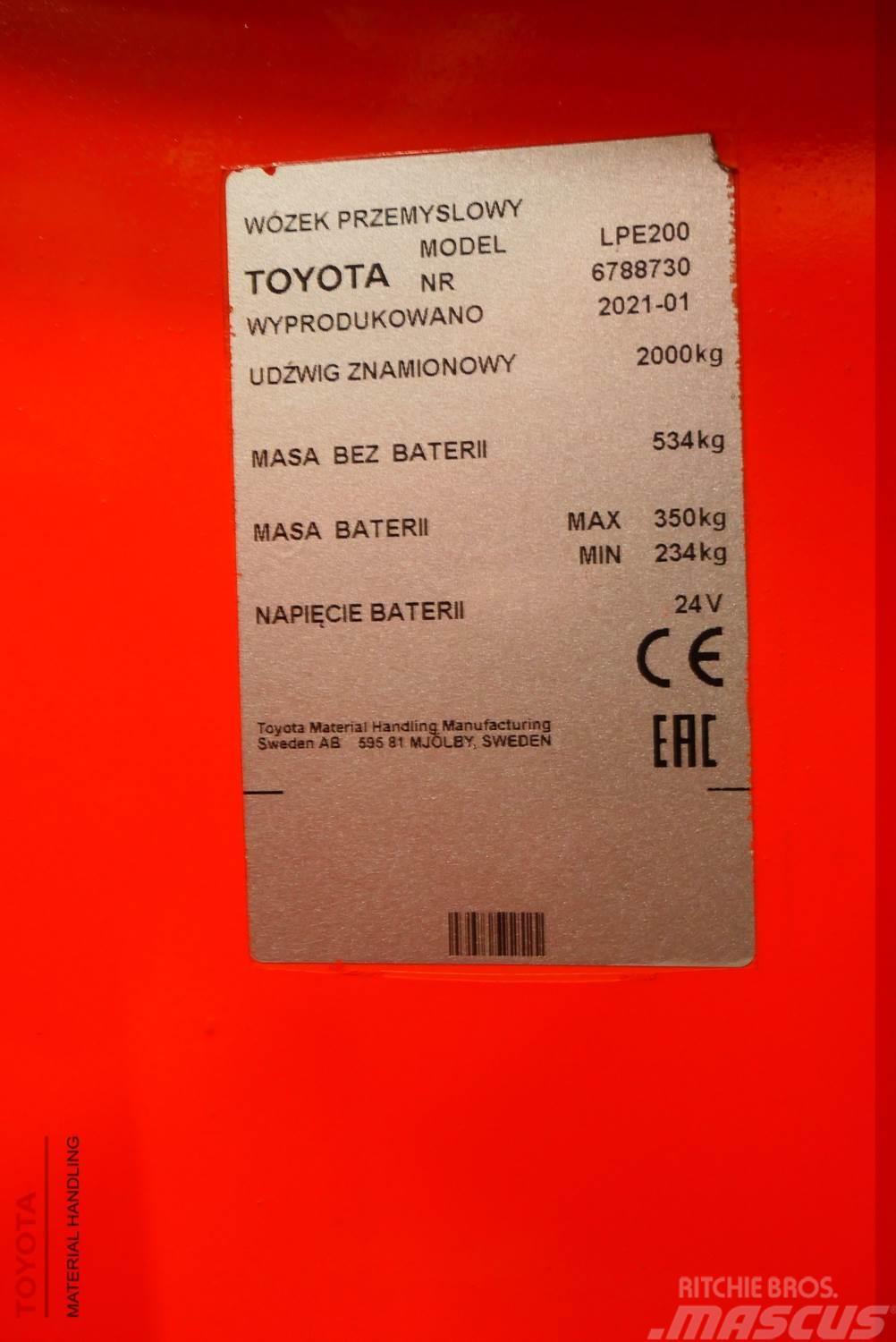 Toyota LPE200 Transpaletas Eléctricas con plataforma