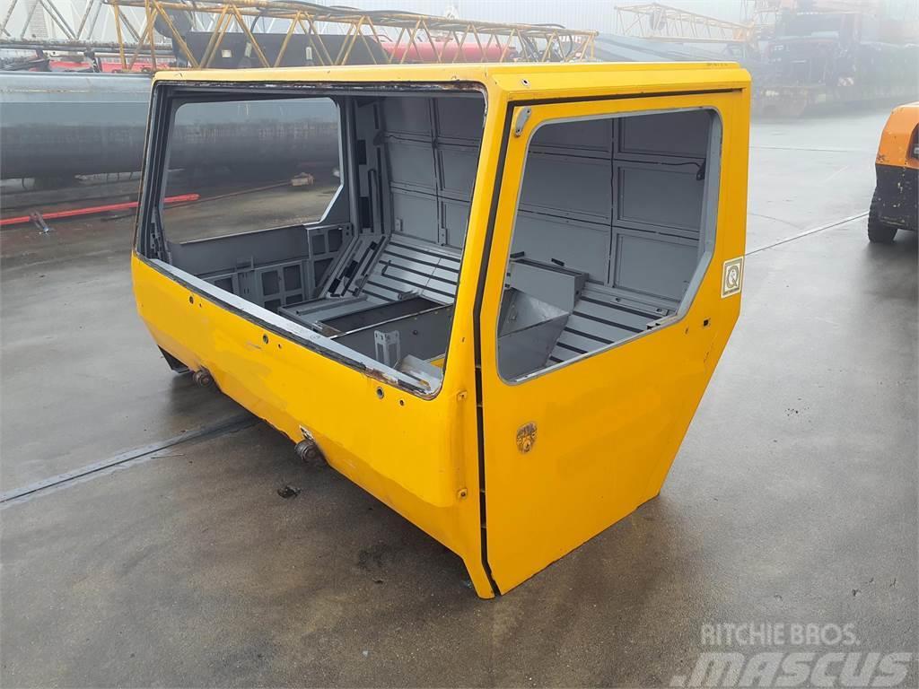 Liebherr LTM 1100/2 drivers cabin Cabinas e interior