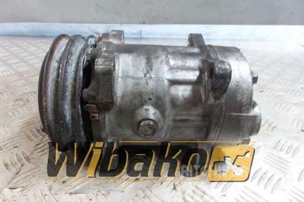 Volvo Air conditioning compressor Volvo D7D B709AS46 Motores
