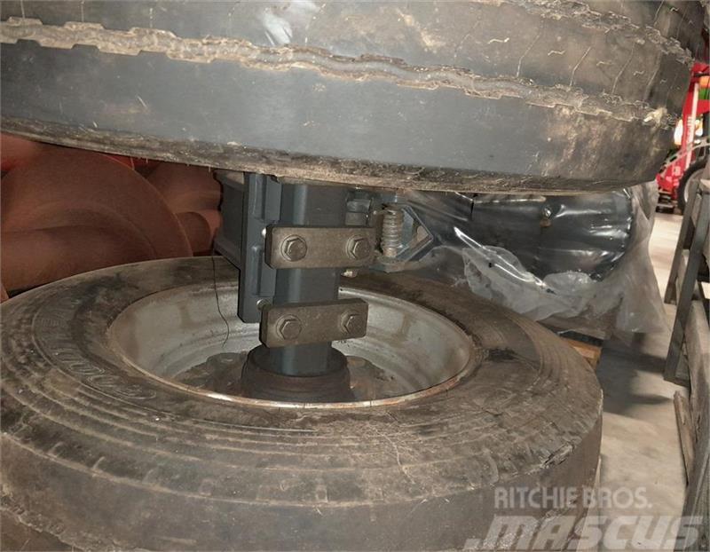 Goodyear 245/70 R17.5 Neumáticos, ruedas y llantas