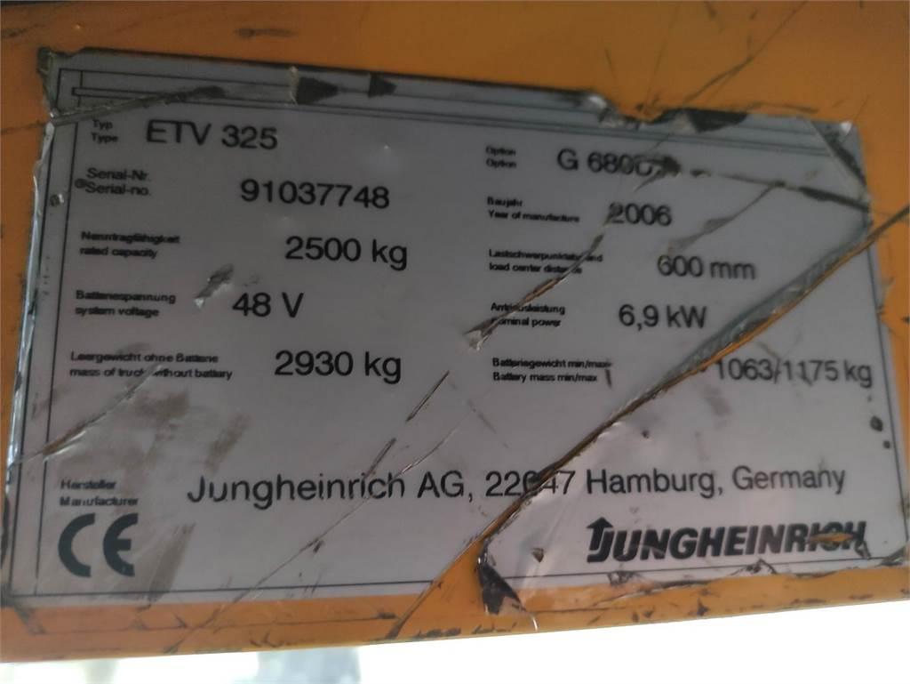 Jungheinrich ETV325 Carretillas retráctiles